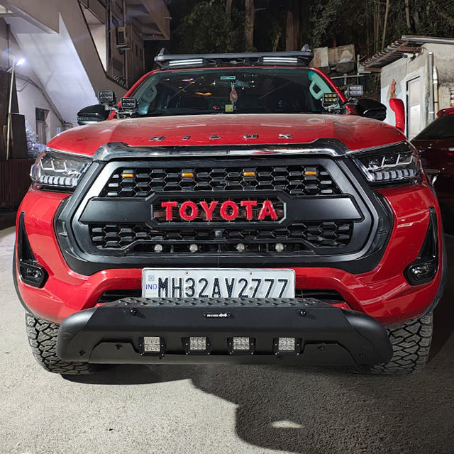 Hilux - Front bumper guard with led light