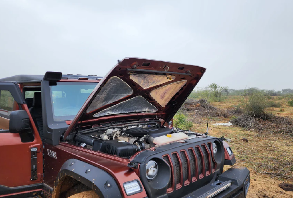 Mahindra Thar - Bonnet Shockers