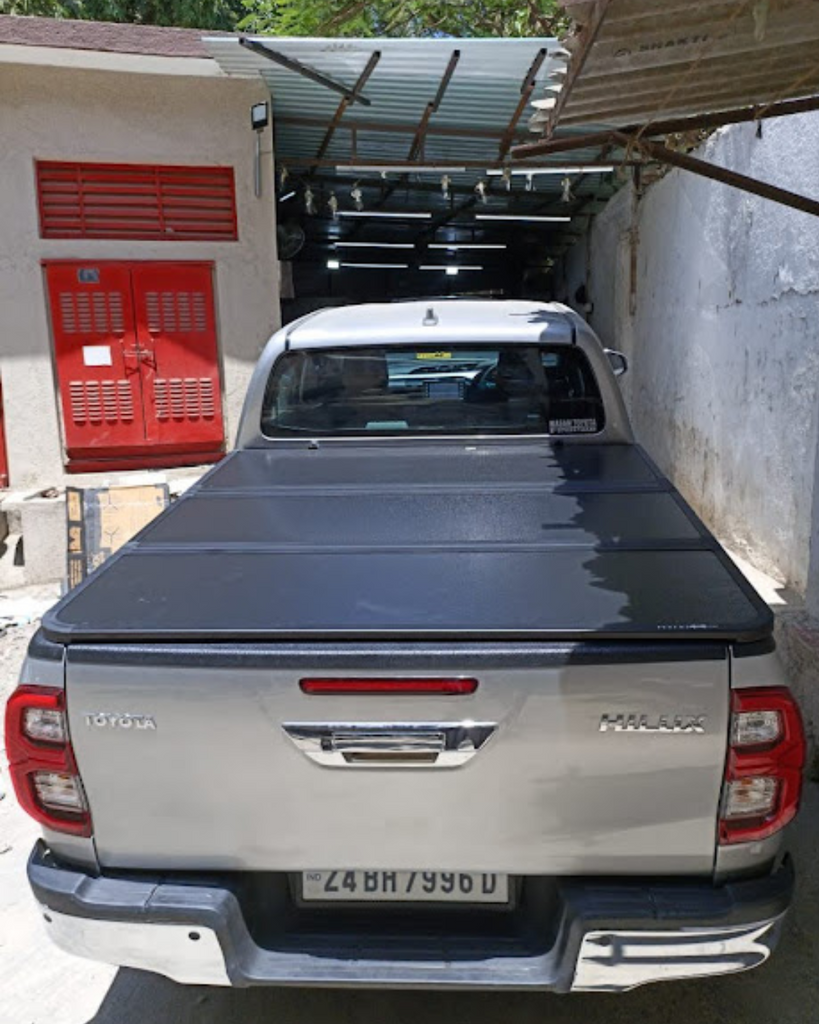 Toyota Hilux - Deck Trifold Cover