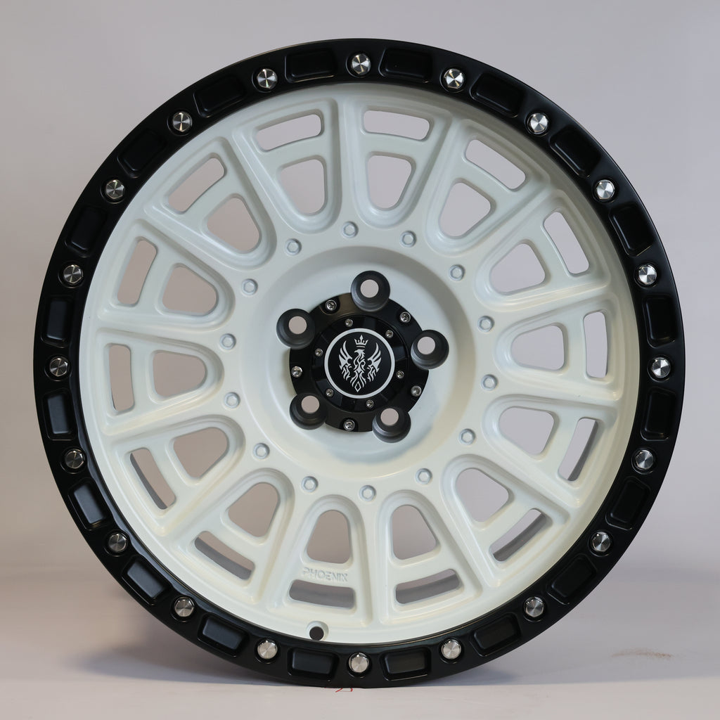 Solaris Fury - Satin White with Satin Black Lip 18 inch Alloy | Set of 5