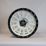 Solaris Fury - Satin White with Satin Black Lip 18 inch Alloy | Set of 5