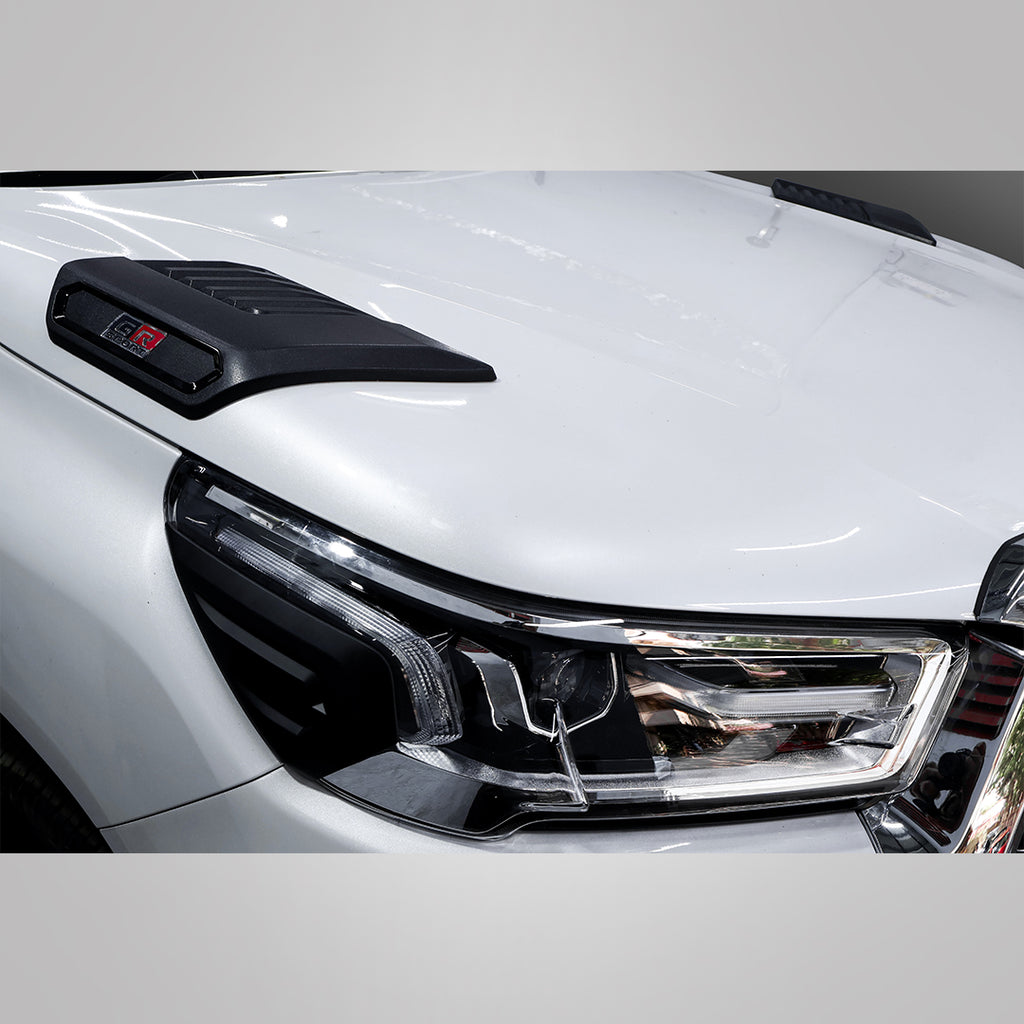 Toyota Hilux - Bonnet Side Vents