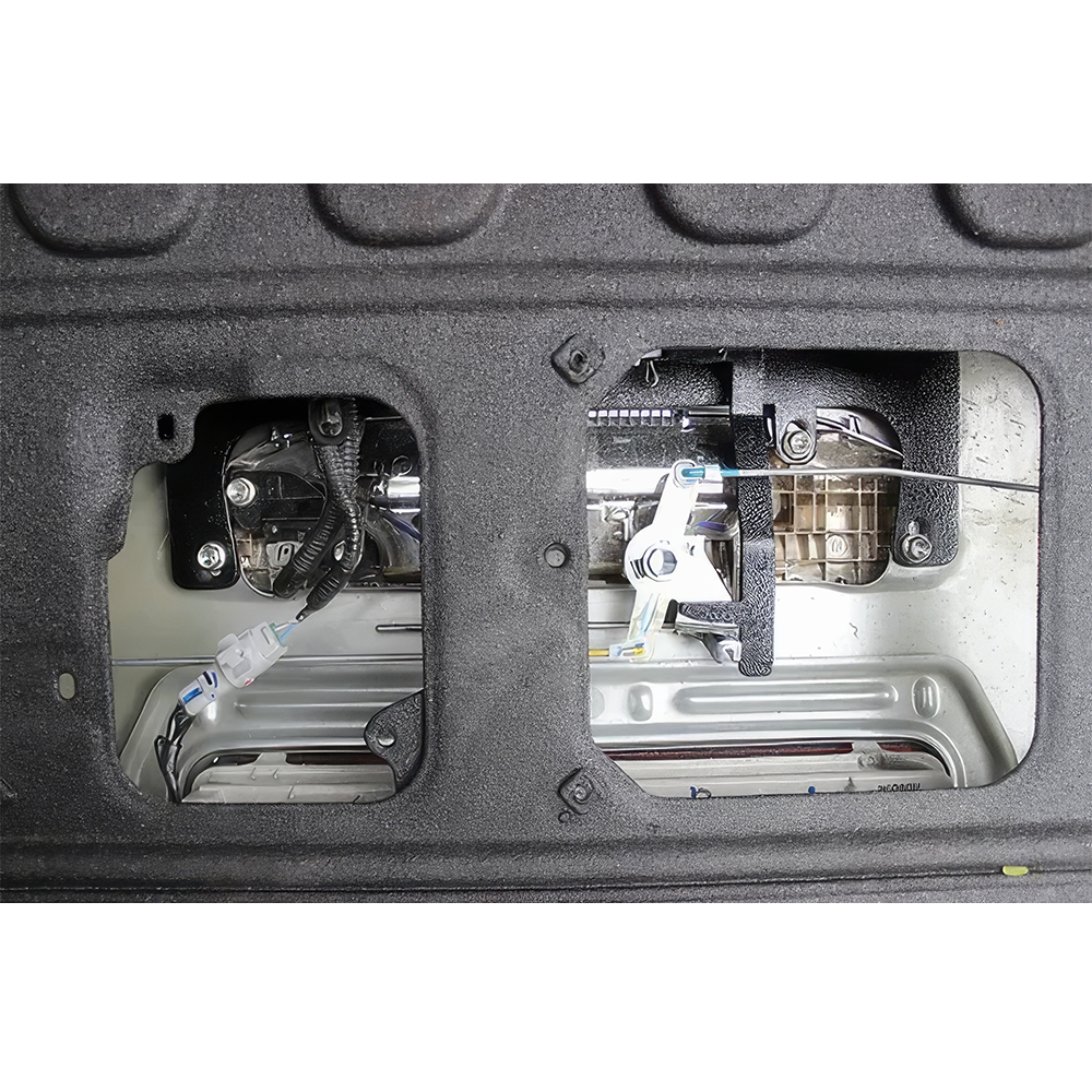 Isuzu Accessories - Tailgate Lock