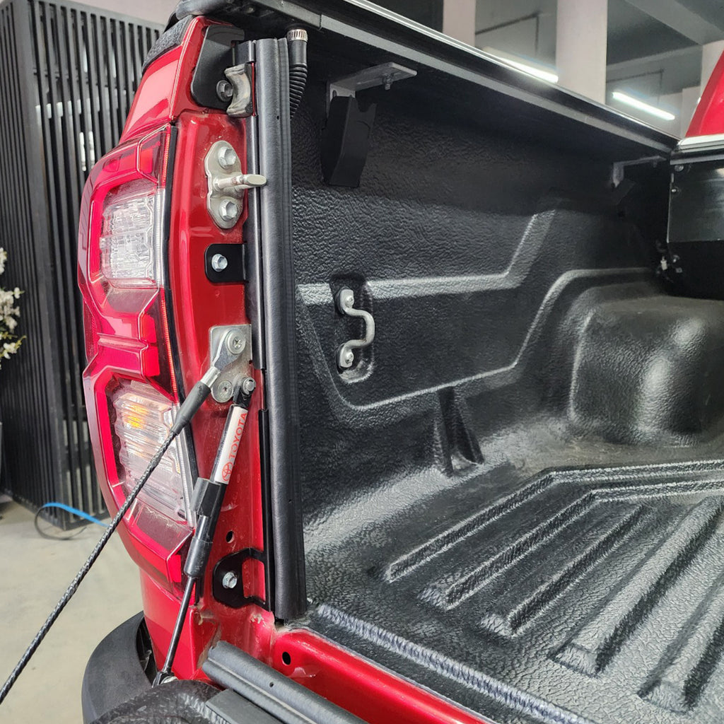 Hilux - Tailgate Seal Kit
